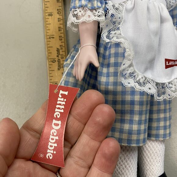 Vintage Little Debbie 30th Anniversary Porcelain Doll 1990 COA Dynasty Dolls 90s - Picture 11 of 14